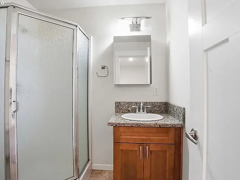 427 Harris Ln — Photo 18