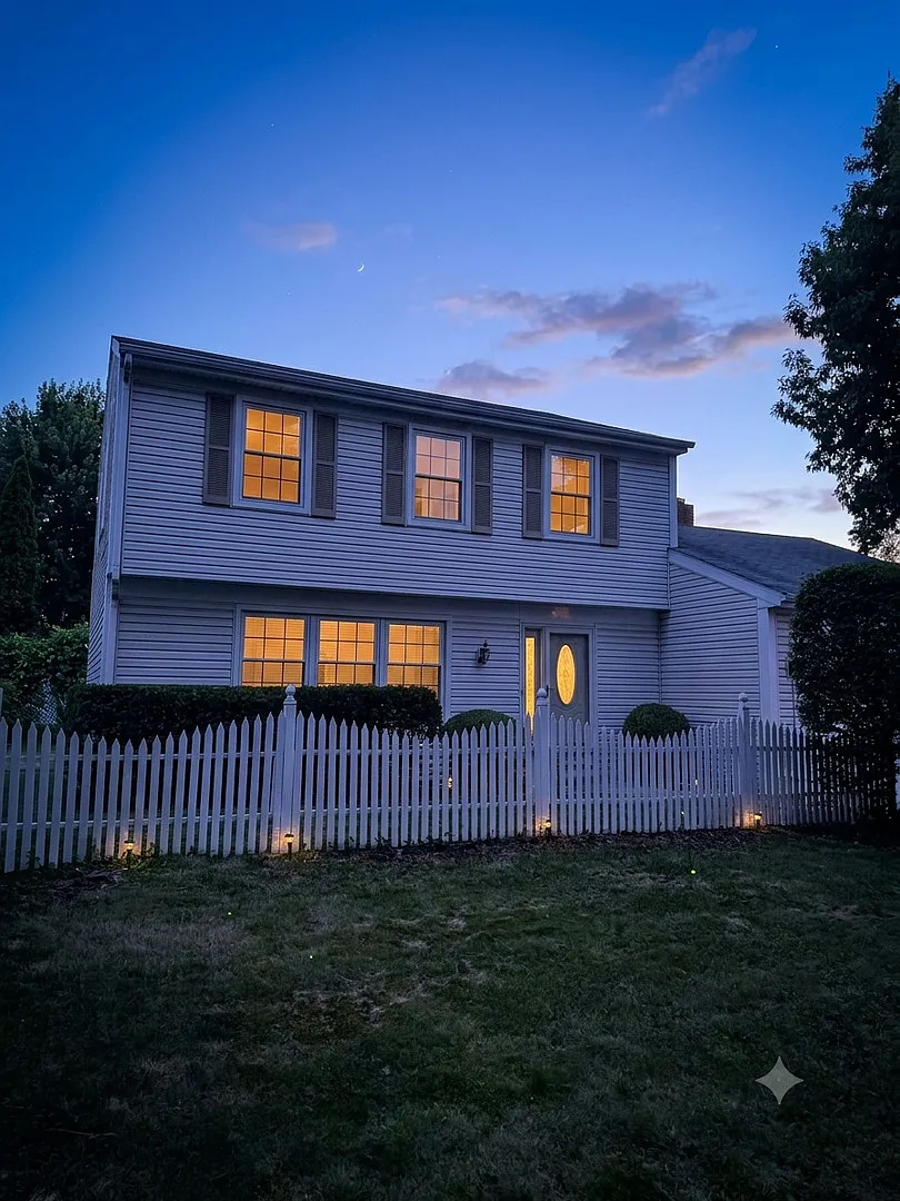 3 bed, 2.5 bath, 2000 sqft, $3,500 — Photo 1
