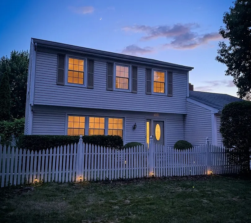 10 Mayflower Rd