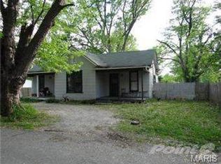 817 Randolph Pl, Elsberry, MO 63343