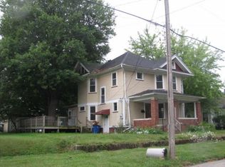 611 E 2nd Ave, Monmouth, IL 61462