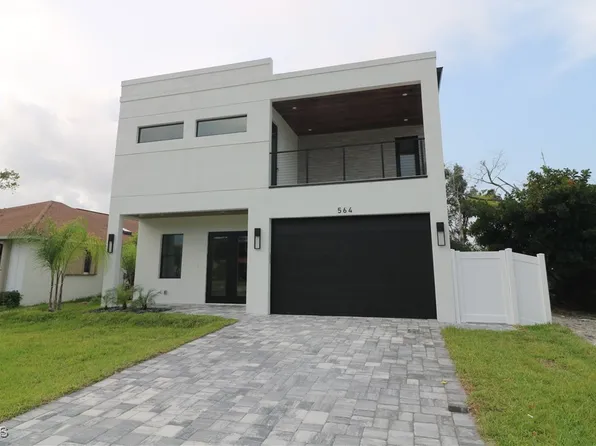 564 111th Ave N, Naples, FL 34108