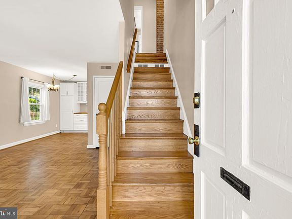 2nd image of 1824 E West Hwy #1824