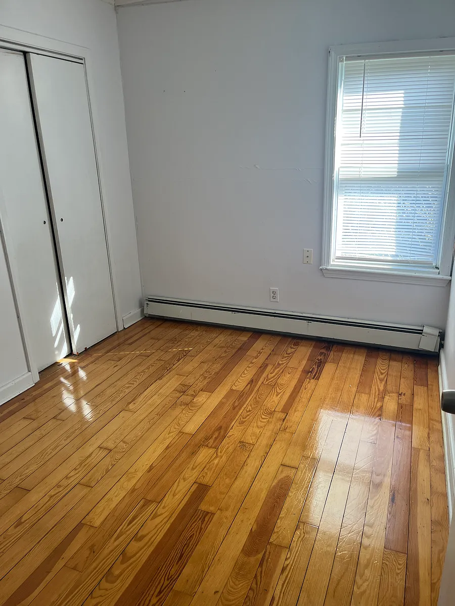 Building Photo - 785 King Philip St #2W