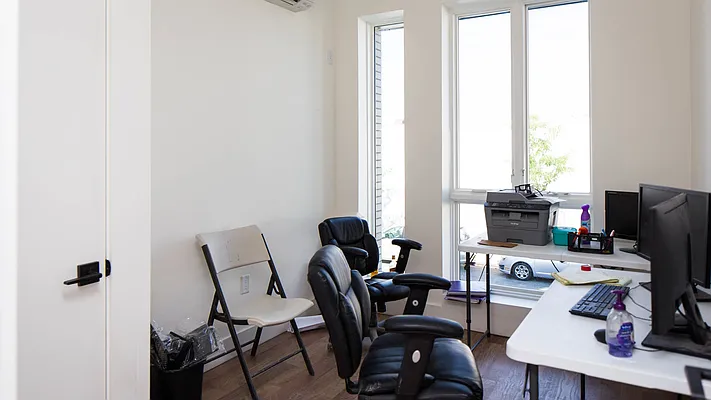 Rented by Nooklyn NYC LLC | media 8