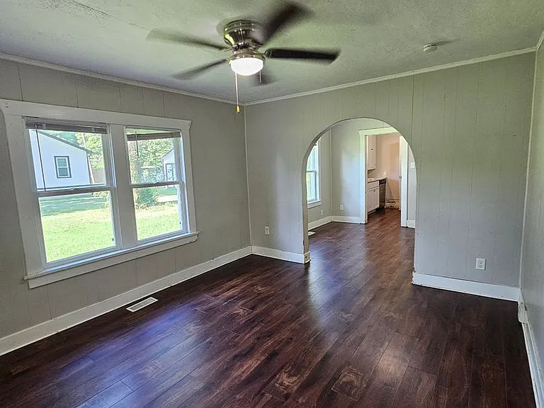 2503 N Delaware Ave — Photo 3