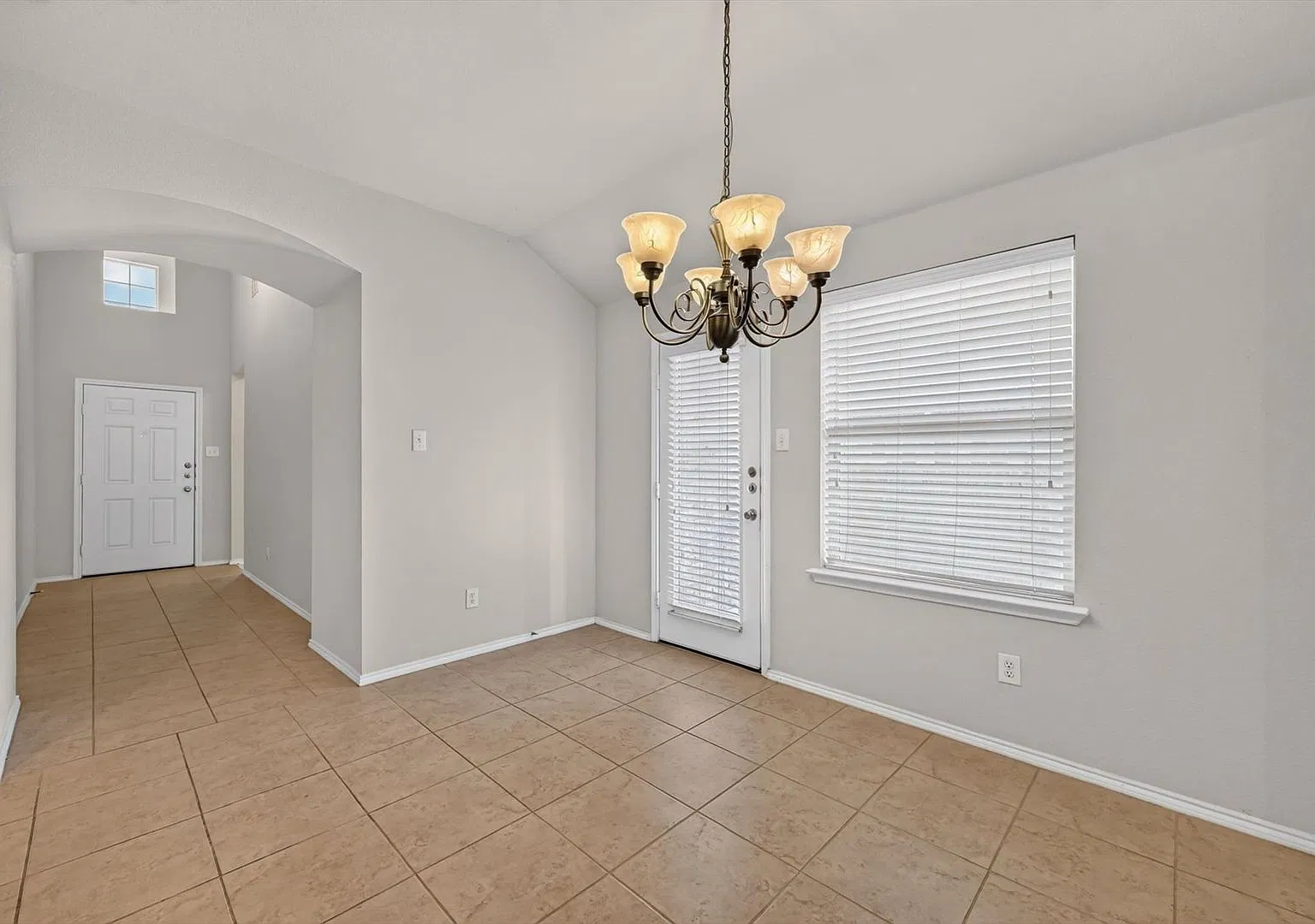 $500 Move-In Special! Beautiful 3 Bedroom 2 Bathroom Home in Forney! — Photo 3