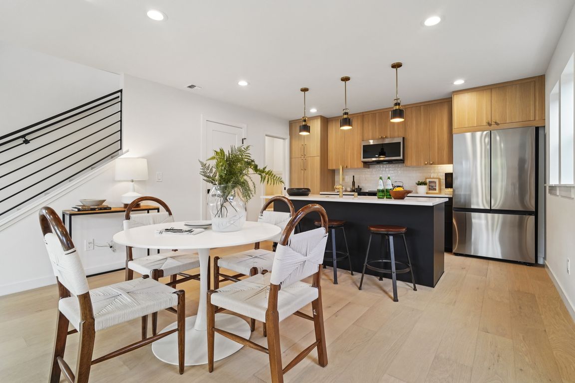 Latona Ave NE-S0907-007.jpg