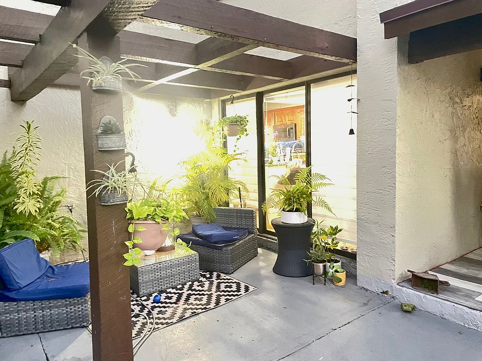 1st image of 10030 NW 9th Street Cir APT 106