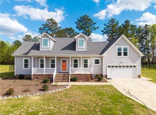 109 Foxglove Dr, Moyock, NC 27958