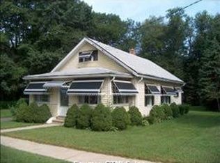 28 Woodlawn Ave, Enfield, CT 06082