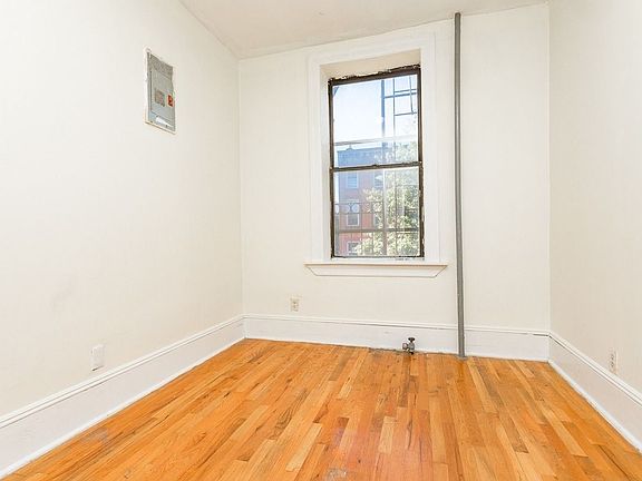 3rd image of 607 Franklin Ave #3A