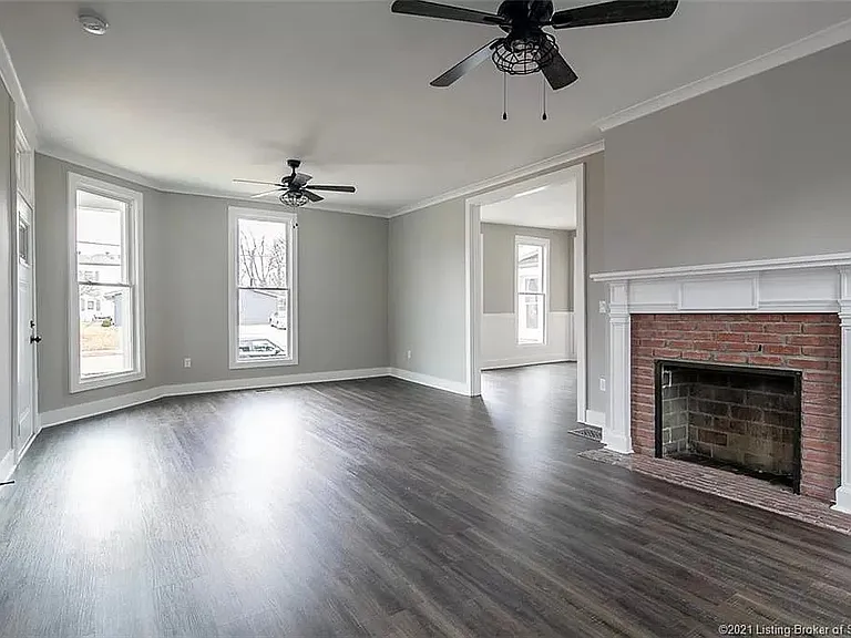 532 E Chestnut St — Photo 5