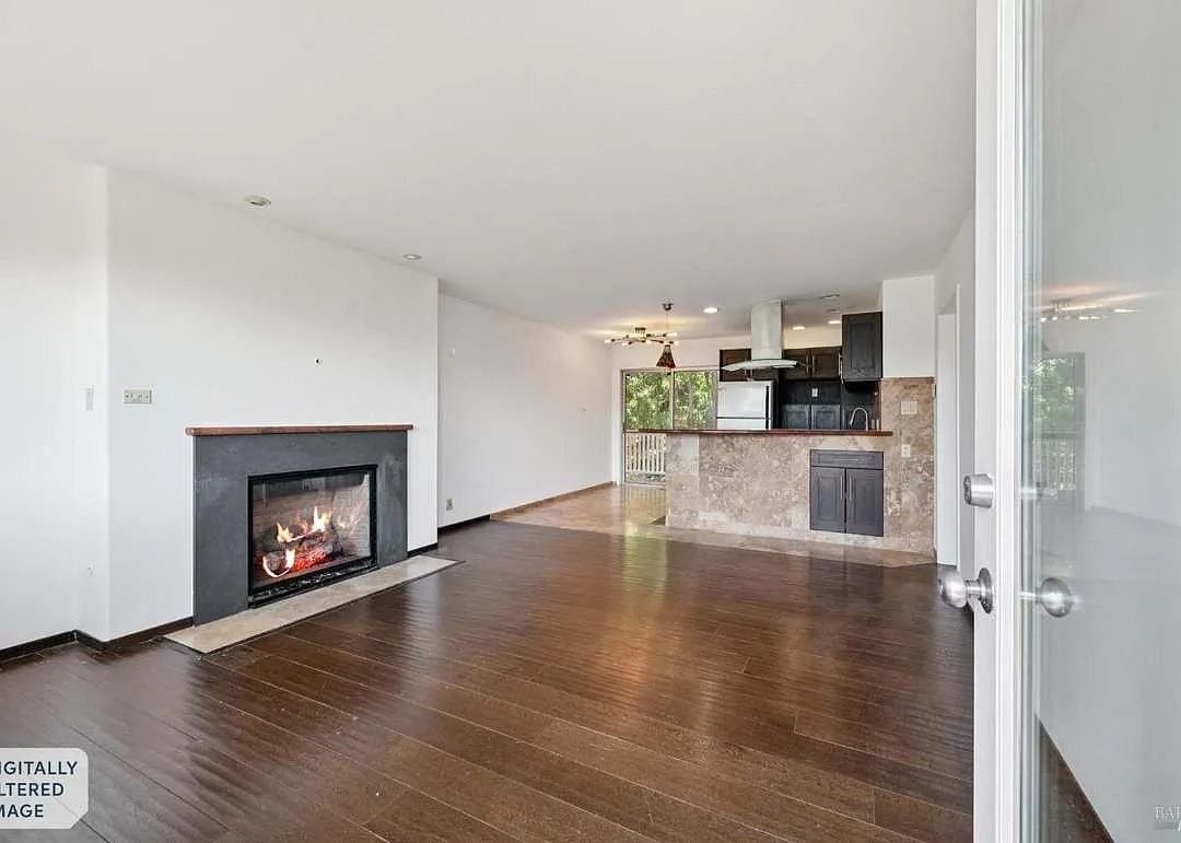 2 bed, 900 sqft, $7,495 — Photo 4