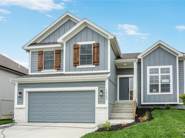 16153 Ryan Cir, Parkville, MO 64152
