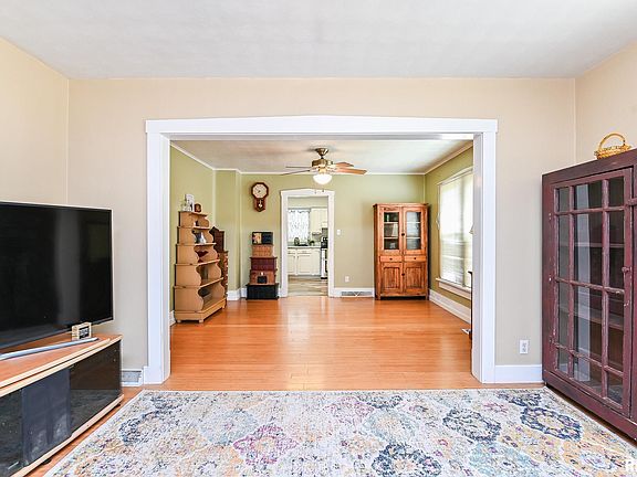 5th image of 102 W Essex St