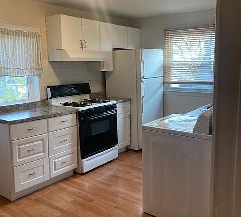 2nd image of 377 Hawley Ave #3