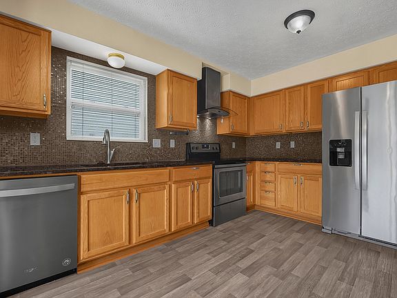 4th image of 7108 Clear Water Ct