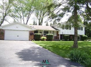 30158 Briarton St, Farmington, MI 48331