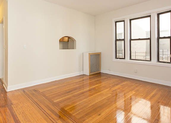 2nd image of 160 Wadsworth Ave APT 503
