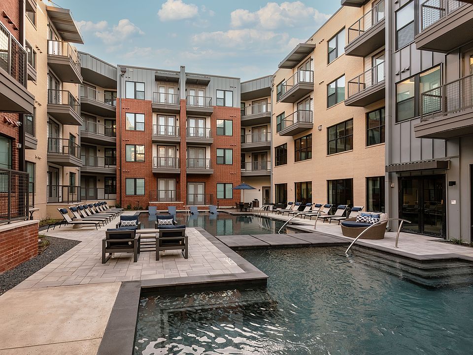 Enchanting Swimming Pool