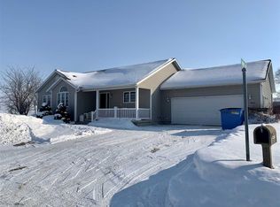 137 Eastgate Dr, Reinbeck, IA 50669