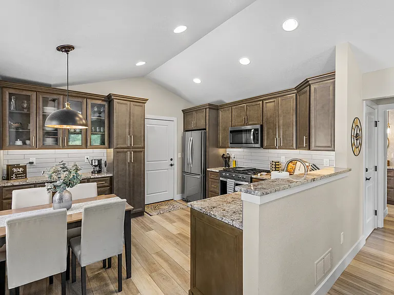3175 Hamal Cir #B — Photo 12