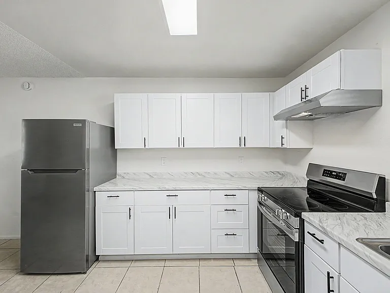 9514 N. 8th St — Photo 32