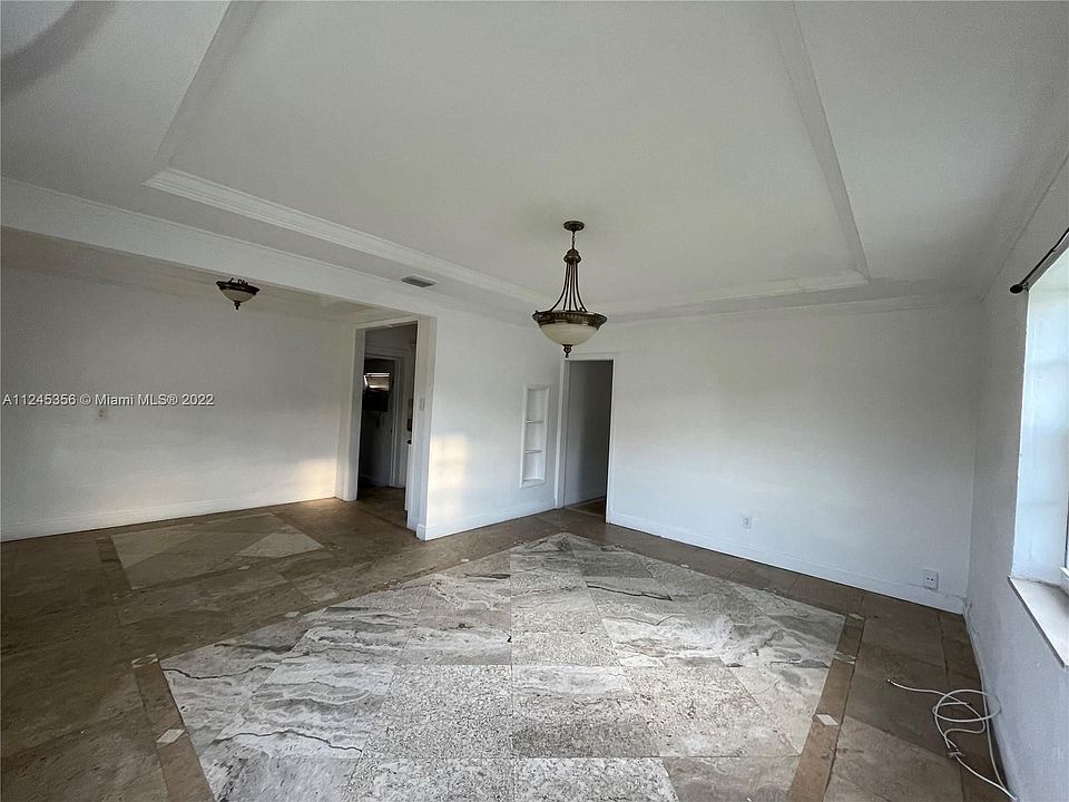 1st image of 1435 NE 177th St