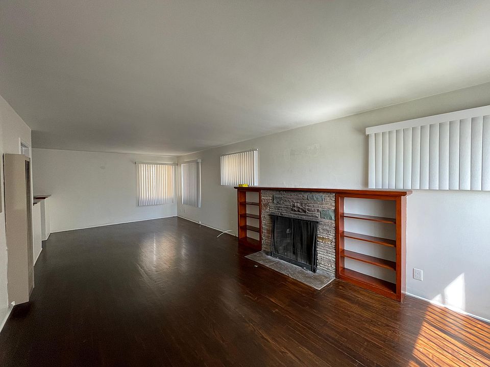 1st image of 825 Ocean Park Blvd #1