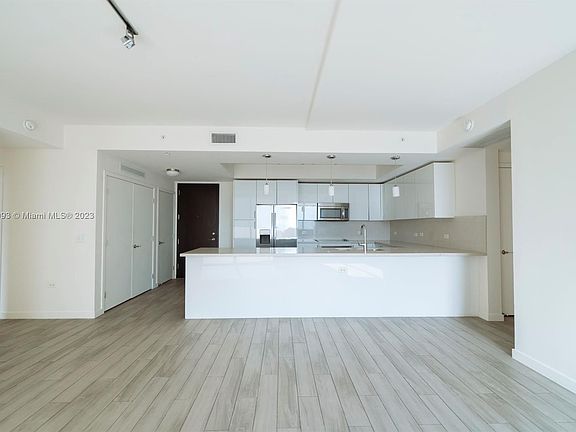 2nd image of 999 SW 1st Ave APT 2712