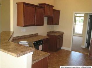 9297 Lorrie Ln, Olive Branch, MS 38654