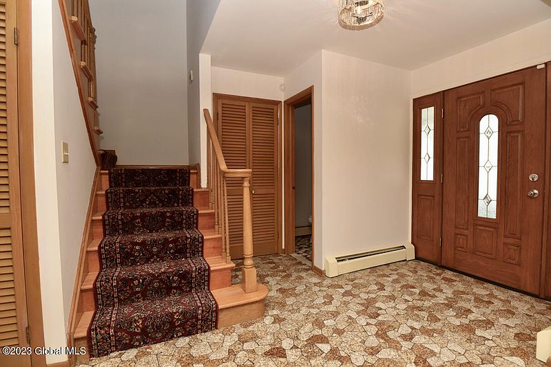 4th image of 19 Ledgewood Drive