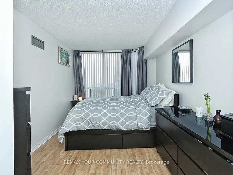 7 Bishop Ave #1606 — Photo 13