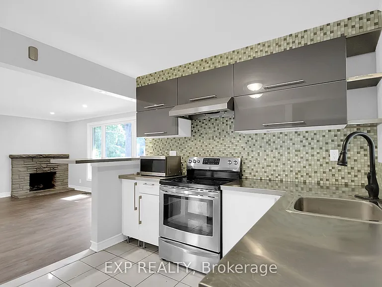 2247 Miramichi St — Photo 15