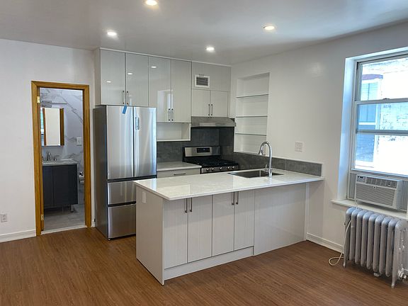 5th image of 506 E 3rd St #2A