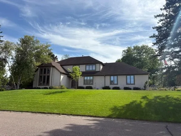 525 Sycamore Cir N, Plymouth, MN 55441