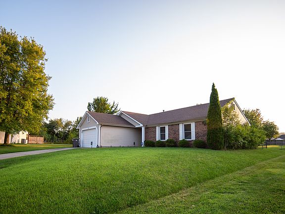 3rd image of 7440 Lorene Ct