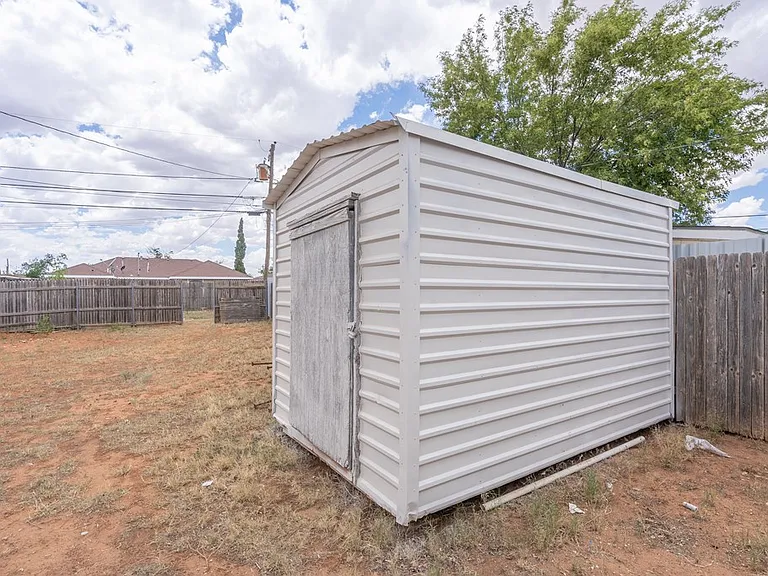 504 Howard Dr — Photo 22