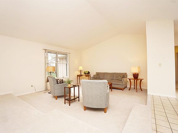 5th image of 9850 Forestglen Dr