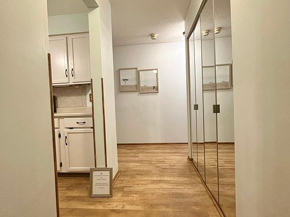 5th image of 999 41st Ave NE APT 212