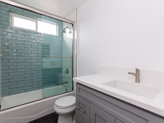 4th image of 1093 Glen Cir