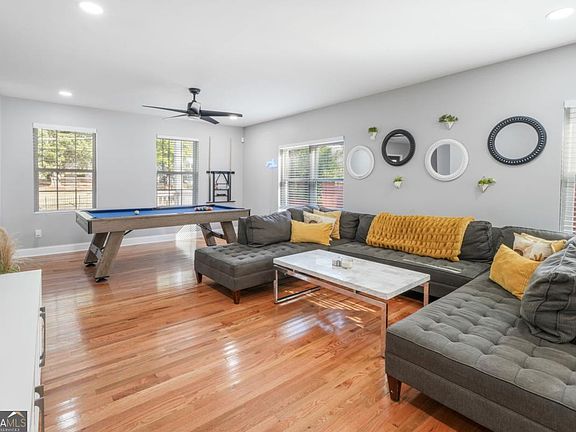 3rd image of 992 Beckwith St SW