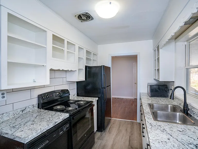 1315 N Atherton St — Photo 24