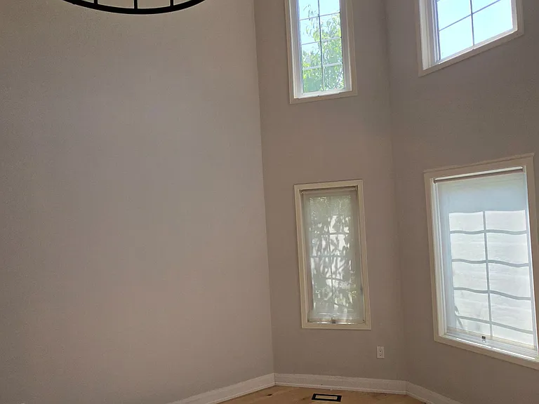 39 Pogson Dr — Photo 5