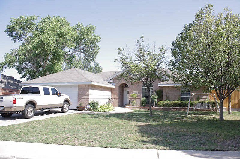 1st image of 3909 Westminister Dr