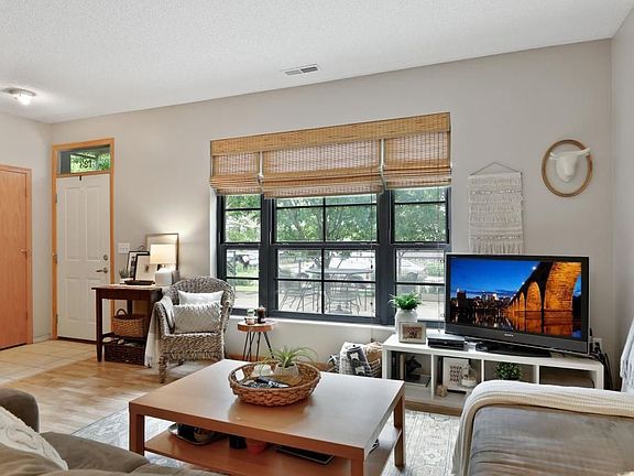 2nd image of 2566 Ellis Ave APT 123