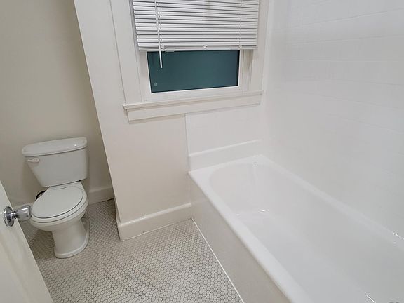 5th image of 563 N Heliotrope Dr #108A