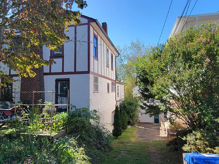 257 Riverview Dr — Photo 4