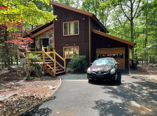 1248 Kensington Dr, East Stroudsburg, PA